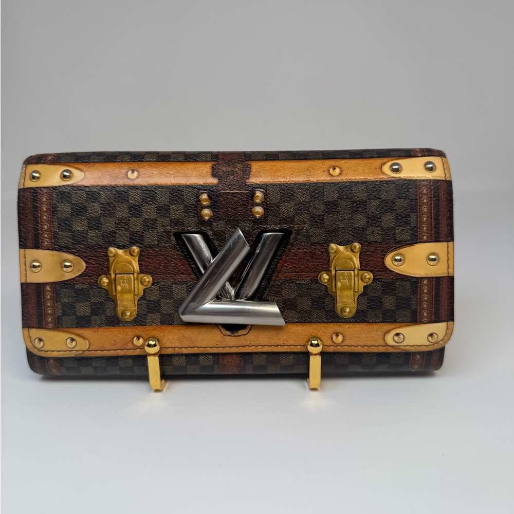 Authentic Louis Vuitton Limited Edition Damier Canvas Time Trunk Twist Wallet - Picture 2 of 10